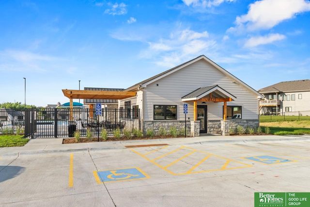 18606 George Miller Parkway, Elkhorn, NE 68022