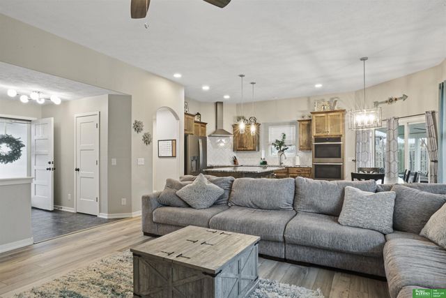 18606 George Miller Parkway, Elkhorn, NE 68022