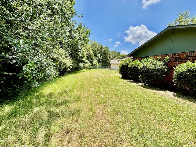 3255 Weather Vane Lane, Dallas, TX 75228