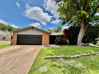 3255 Weather Vane Lane, Dallas, TX 75228