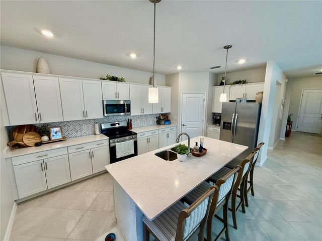 10852 SUN DROP STREET, Venice, FL 34293
