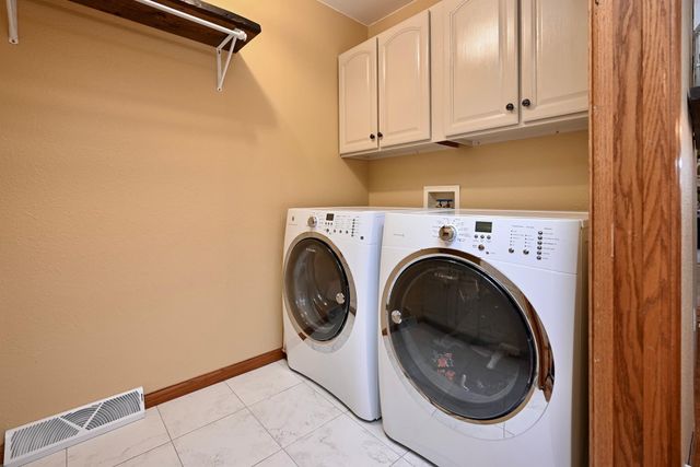 75 Debi Lei Drive, Winona, MN 55987