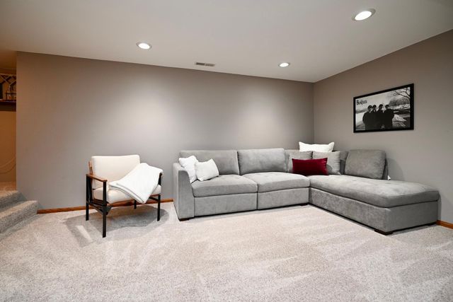 75 Debi Lei Drive, Winona, MN 55987