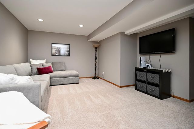 75 Debi Lei Drive, Winona, MN 55987