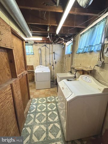 1525 CLAIRIDGE RD, Baltimore, MD 21207