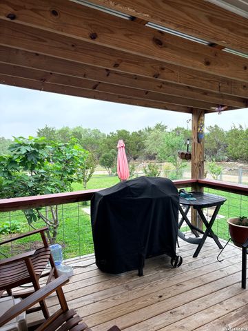 282 Oak Trail, Pipe Creek, TX 78063