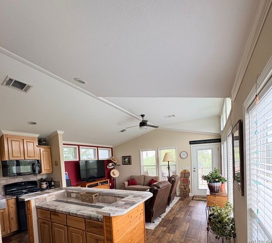 282 Oak Trail, Pipe Creek, TX 78063