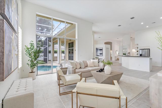 2805 Hampton Circle E, Delray Beach, FL 33445