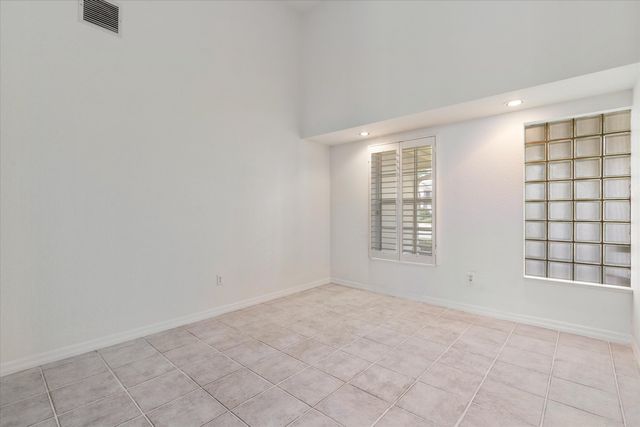 2805 Hampton Circle E, Delray Beach, FL 33445