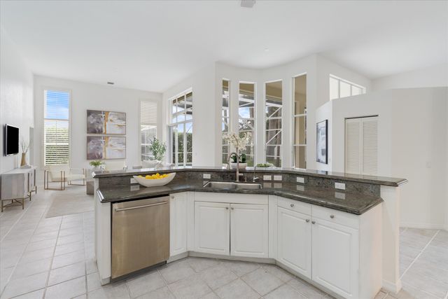 2805 Hampton Circle E, Delray Beach, FL 33445