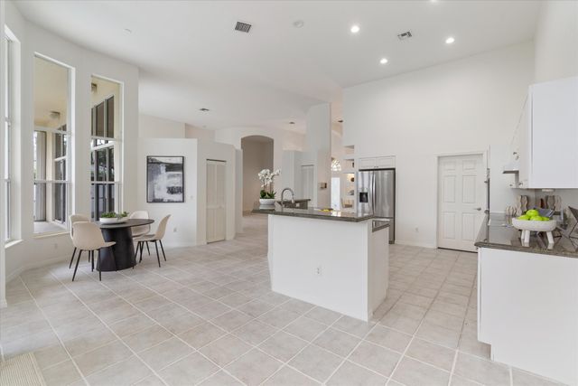 2805 Hampton Circle E, Delray Beach, FL 33445