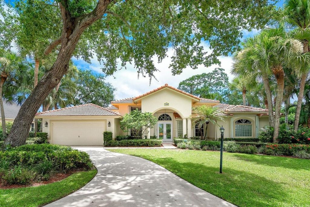 2805 Hampton Circle E, Delray Beach, FL 33445