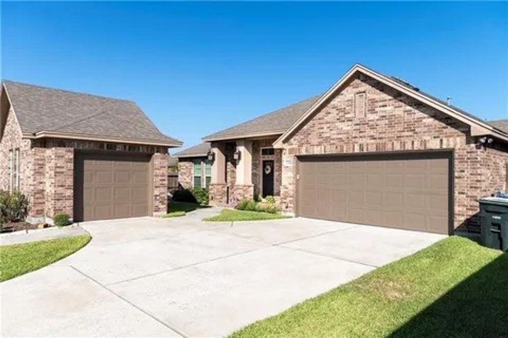 7714 Rancho Vista Blvd E, Corpus Christi, TX 78414