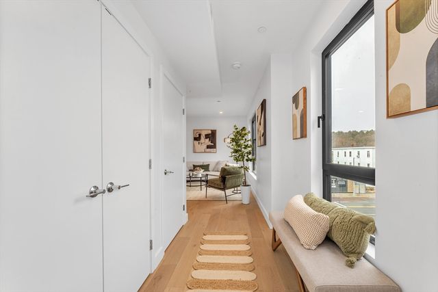 3992 Washington St 302, Boston, MA 02131