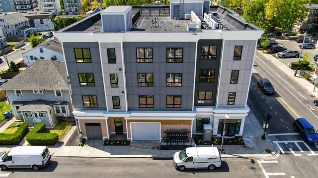 3992 Washington St 302, Boston, MA 02131