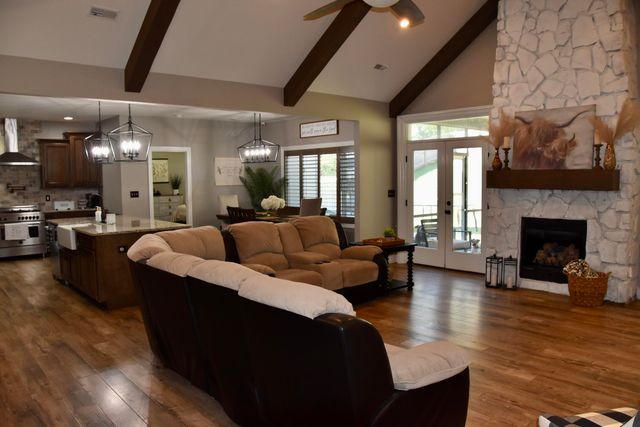 6901 S SCOTT BLVD, Columbia, MO 65203