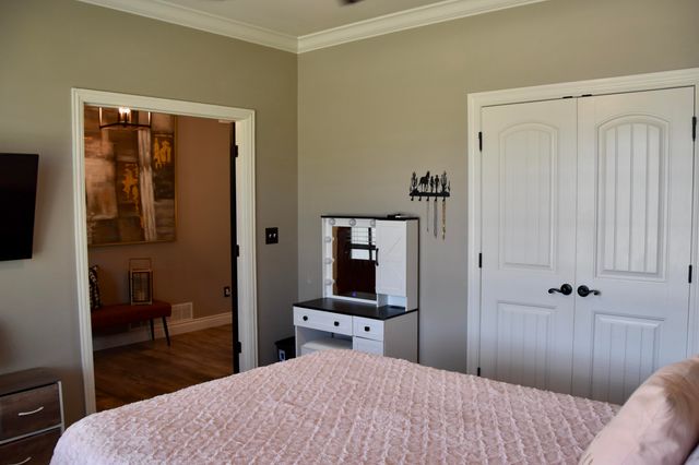 6901 S SCOTT BLVD, Columbia, MO 65203