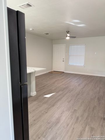 8518 Big Creek, San Antonio, TX 78242