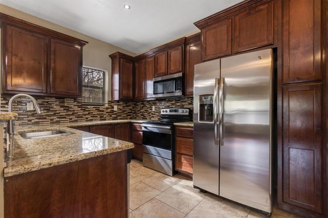 1400 N Cuernavaca DR B, Austin, TX 78733