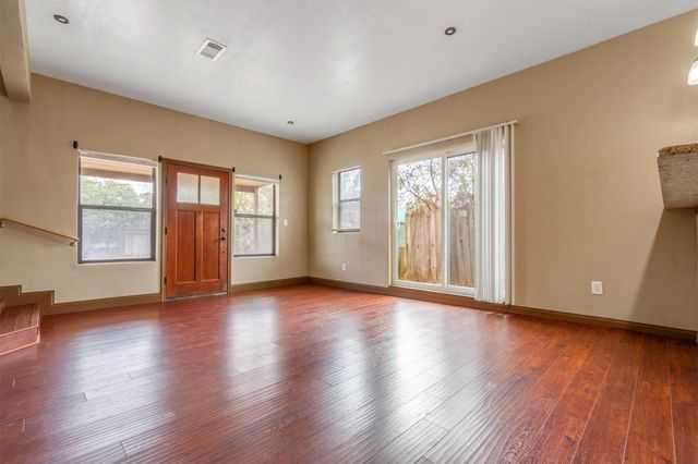 1400 N Cuernavaca DR B, Austin, TX 78733