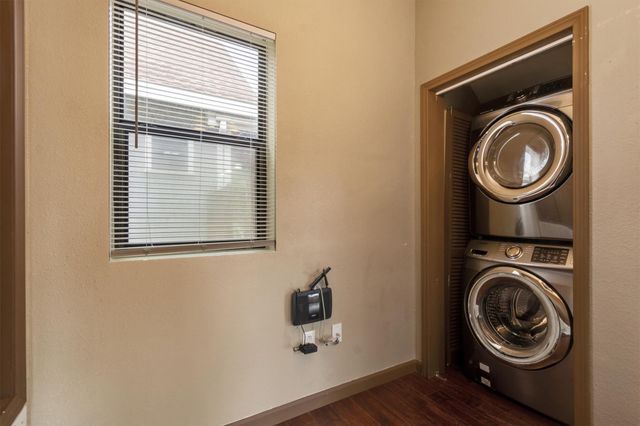 1400 N Cuernavaca DR B, Austin, TX 78733