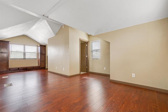 1400 N Cuernavaca DR B, Austin, TX 78733