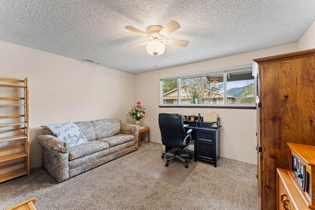 714 Brookside Circle, Rogue River, OR 97537