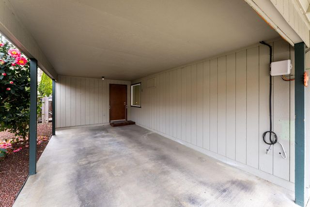 714 Brookside Circle, Rogue River, OR 97537