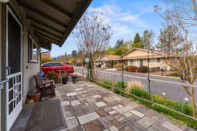 714 Brookside Circle, Rogue River, OR 97537