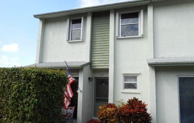 809 Crystal Lake Drive 809, Deerfield Beach, FL 33064