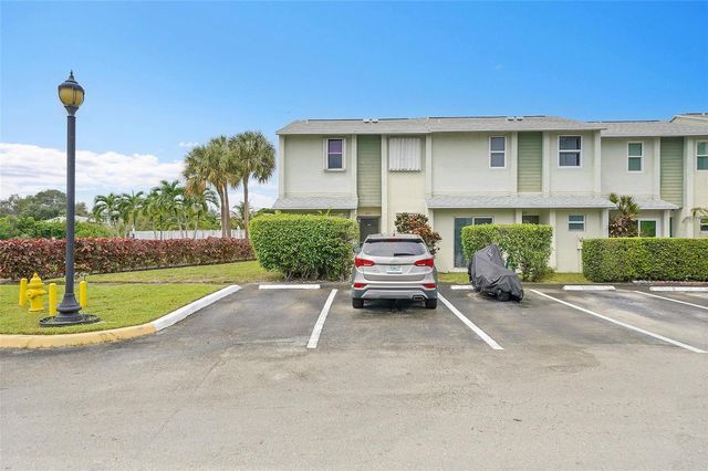 809 Crystal Lake Drive 809, Deerfield Beach, FL 33064
