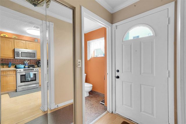 809 Crystal Lake Drive 809, Deerfield Beach, FL 33064