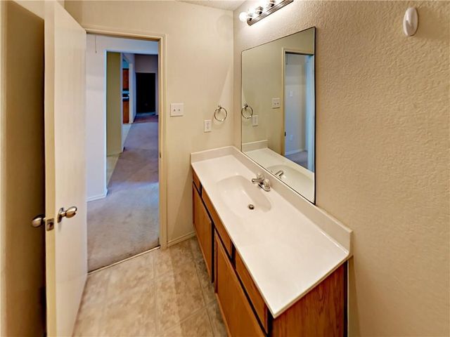 960 Crowder Drive, Crowley, TX 76036