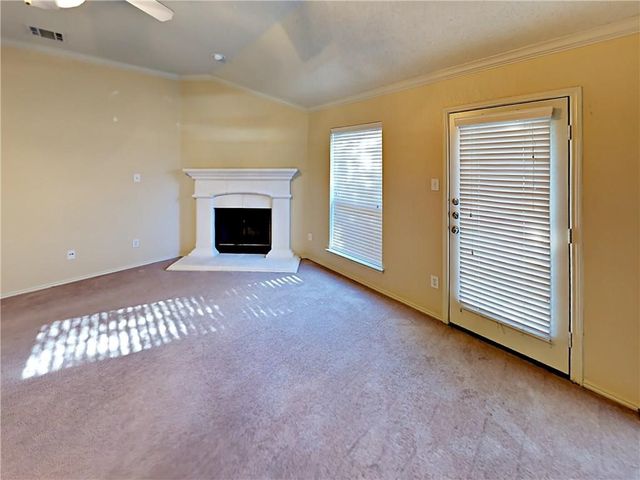 960 Crowder Drive, Crowley, TX 76036