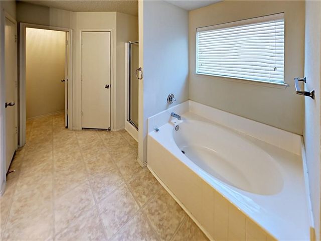 960 Crowder Drive, Crowley, TX 76036