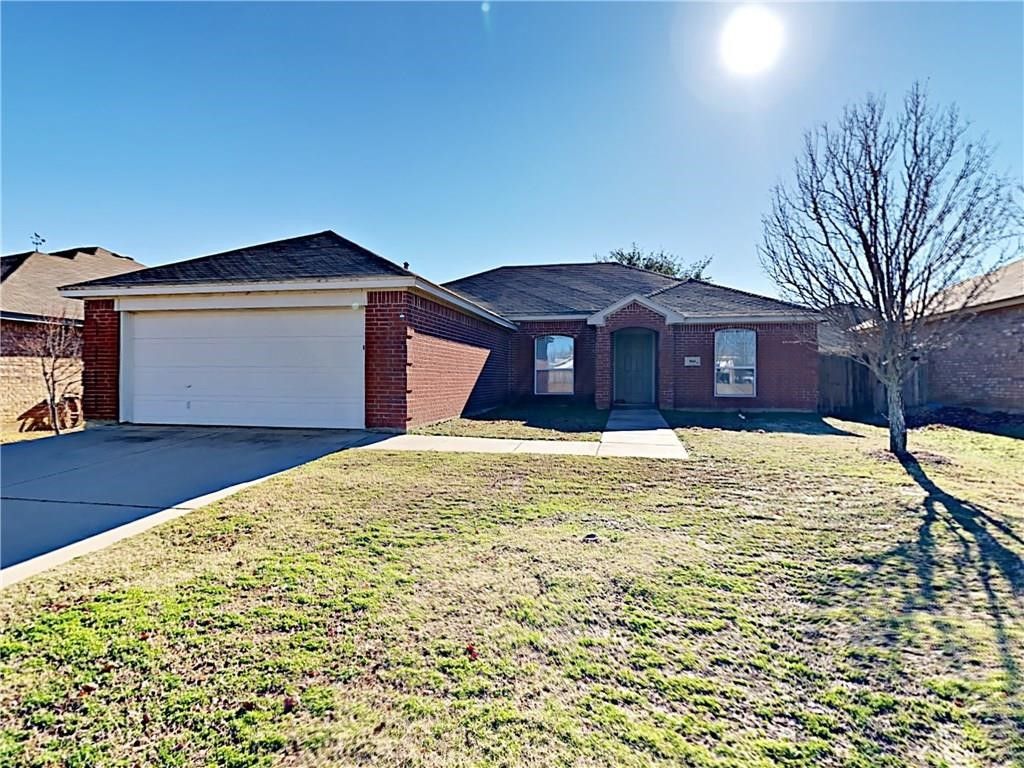 960 Crowder Drive, Crowley, TX 76036