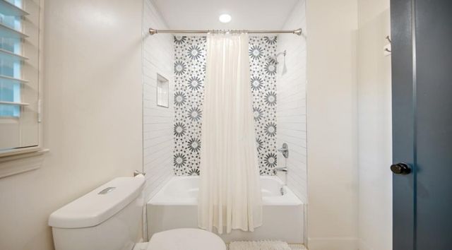 5228 Wynterhall Court, Atlanta, GA 30338