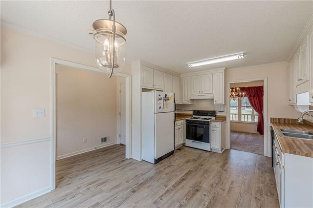 110 Eastfield Court, Mcdonough, GA 30252