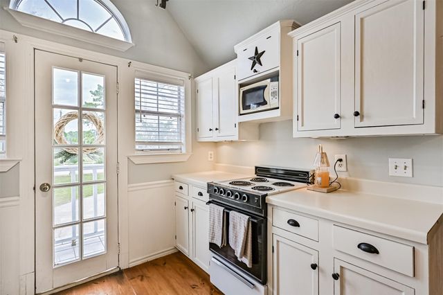 515 County Road 193, Alvin, TX 77511