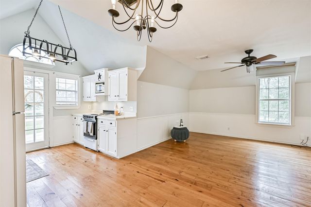 515 County Road 193, Alvin, TX 77511