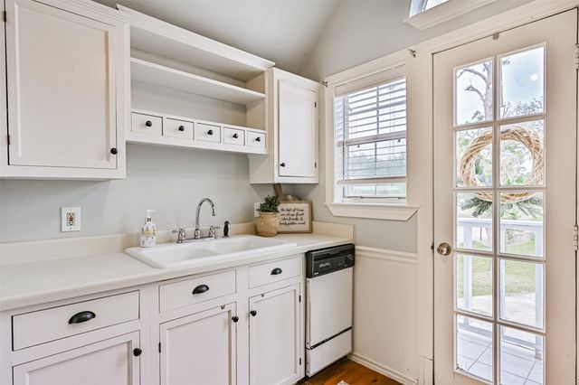 515 County Road 193, Alvin, TX 77511