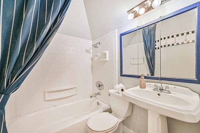 515 County Road 193, Alvin, TX 77511