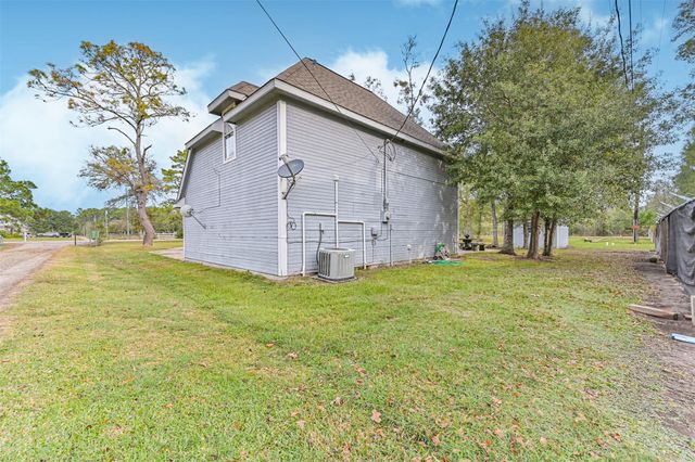 515 County Road 193, Alvin, TX 77511