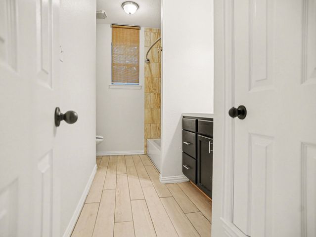 2446 Catherine Street, Dallas, TX 75211