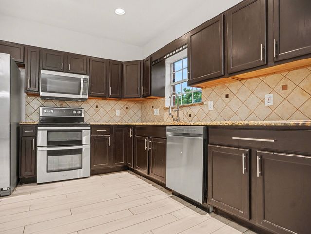 2446 Catherine Street, Dallas, TX 75211