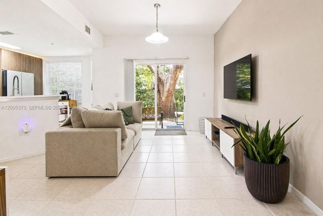 8940 NE 8th Ave 1201, Miami, FL 33138