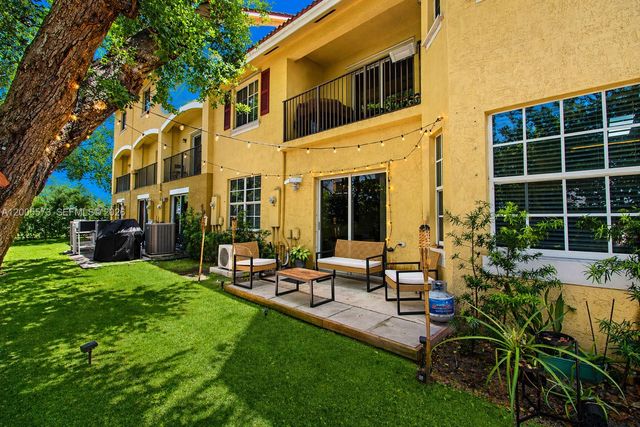 8940 NE 8th Ave 1201, Miami, FL 33138