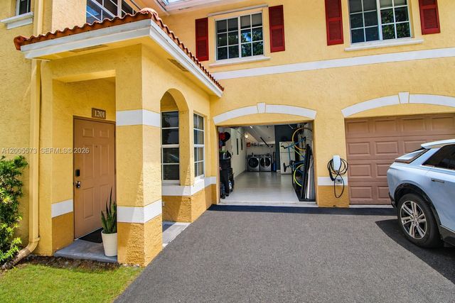 8940 NE 8th Ave 1201, Miami, FL 33138