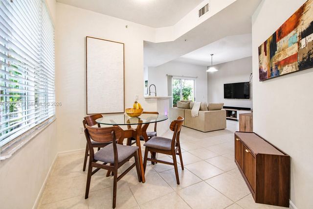 8940 NE 8th Ave 1201, Miami, FL 33138