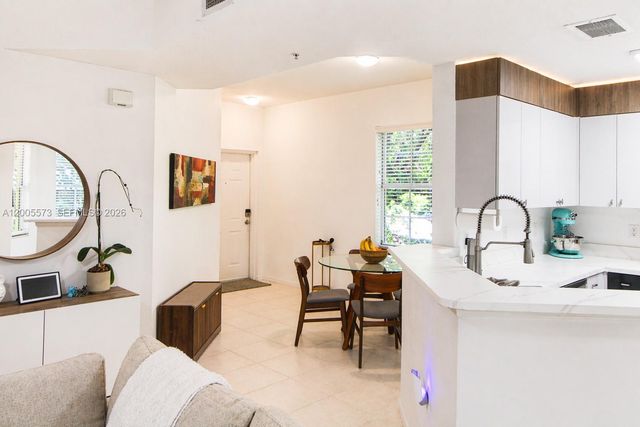 8940 NE 8th Ave 1201, Miami, FL 33138